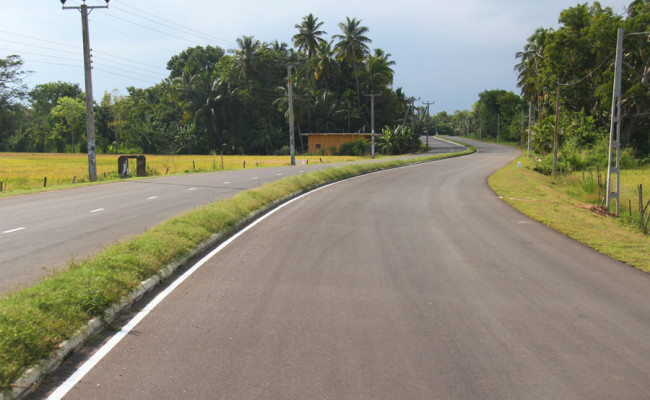 34-Hambantota–Gonnoruwa–Meegahajandura-Road-11