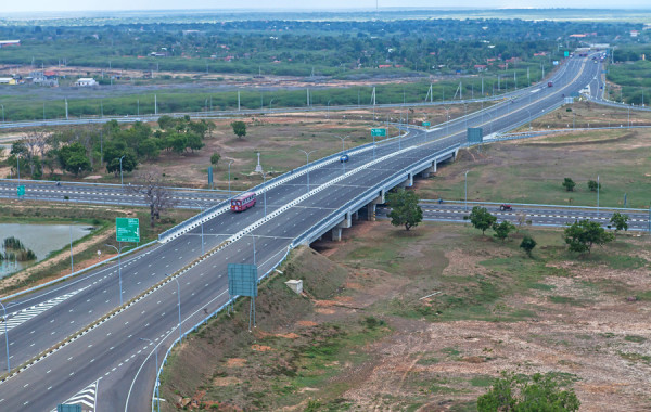 Flyover at Siribopura Junction, Hambantota