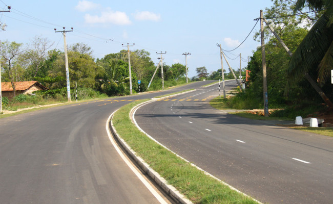 34-Hambantota–Gonnoruwa–Meegahajandura-Road-14